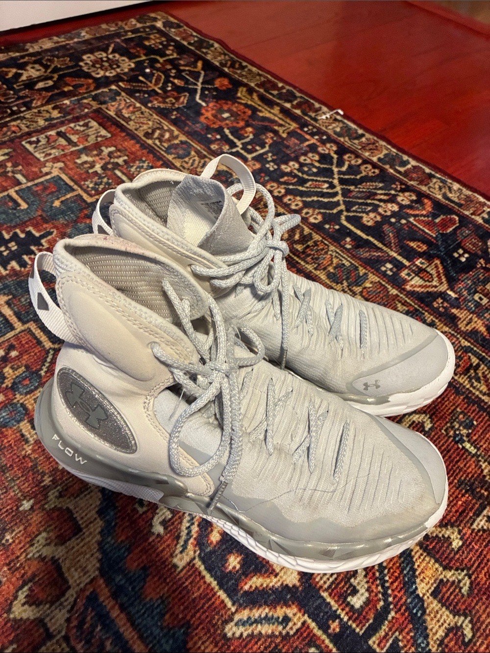 Under Armour Women’s Light Gray volleyball shoes
